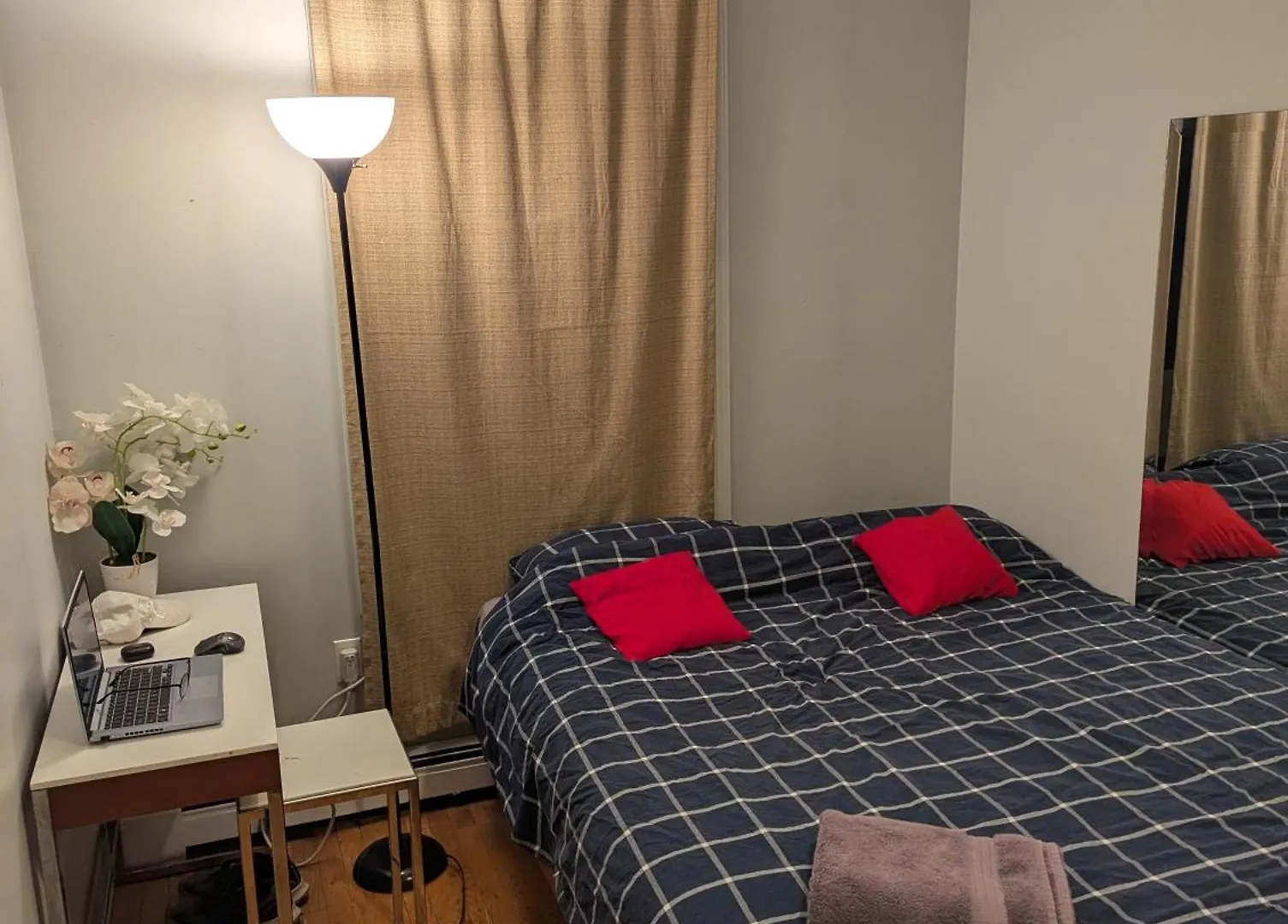 Stay & Play Red Room Adult Homestay In Williamsburg 뉴욕 0*,