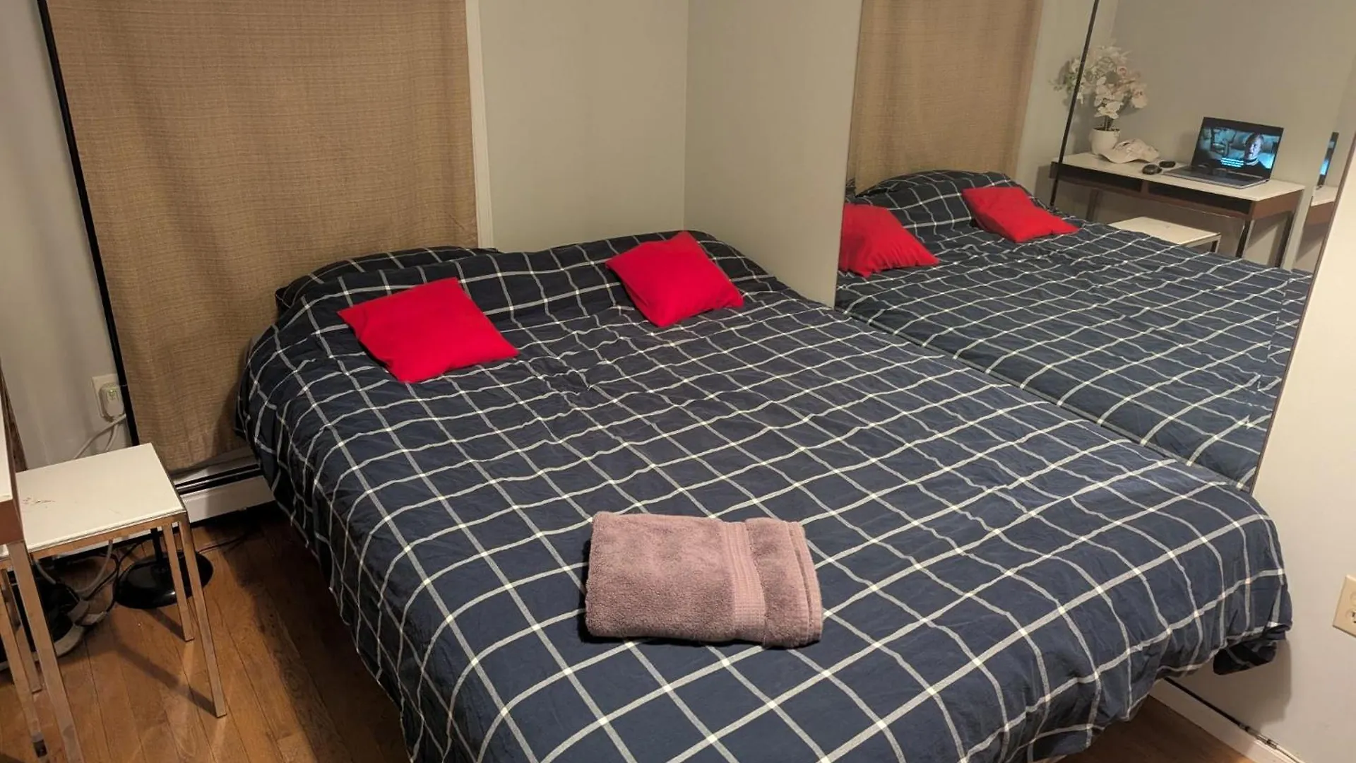 아파트 Stay & Play Red Room Adult Homestay In Williamsburg 뉴욕 미국