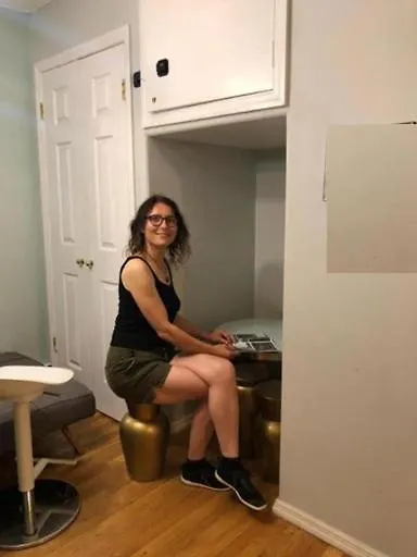 Stay & Play Red Room Adult Homestay In Williamsburg New York