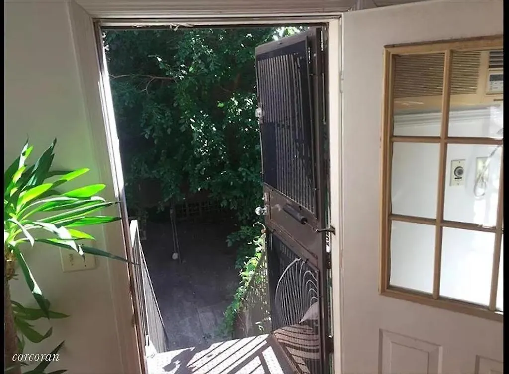 Apartment Stay & Play Red Room Adult Homestay In Williamsburg New York United States