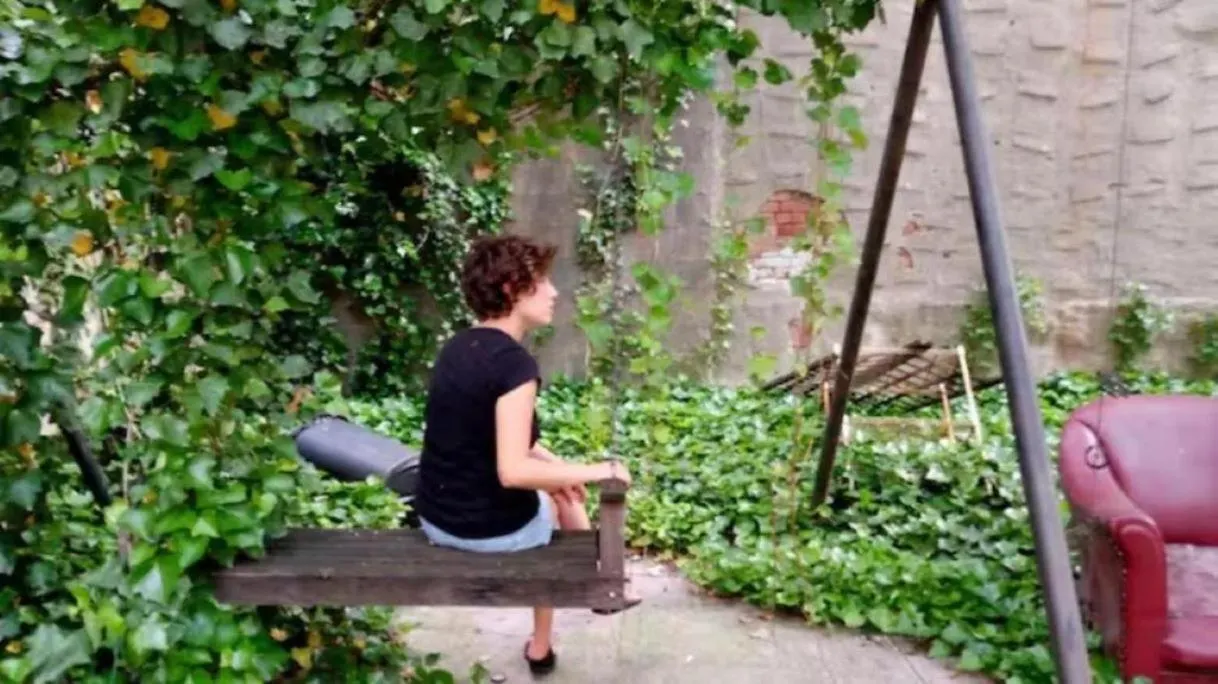 Stay & Play Red Room Adult Homestay In Williamsburg New York